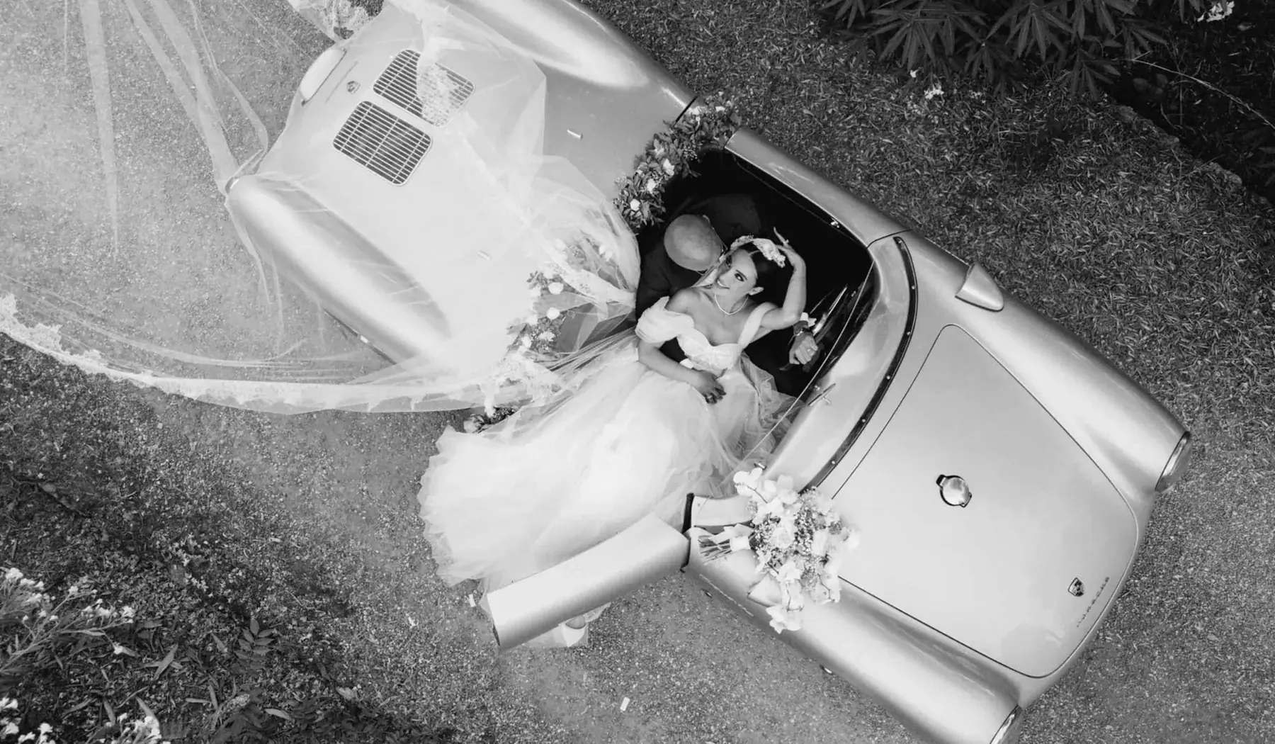 Mariage de destination en Sicile avec voiture vintage